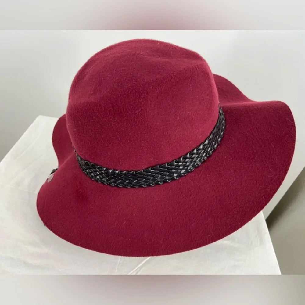 NWT, Peter Grimm‎ Burgundy Joni Felt Hat